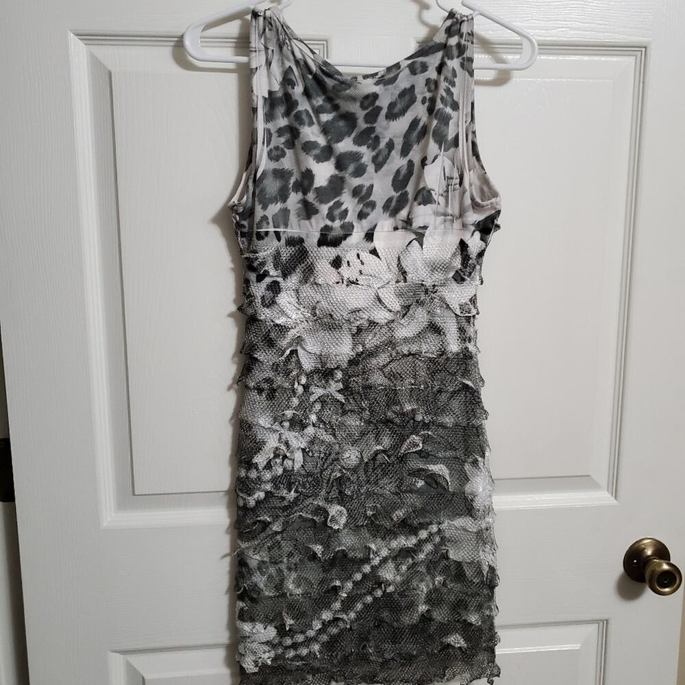 Woman's black and white animal print dress Jrs size LG